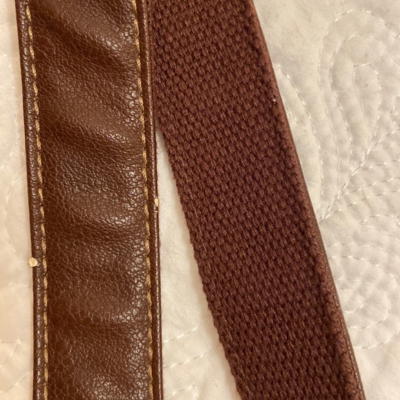 Sakroots Peace, Medium Tote Satchel, Crimson Flower - Picture 5 of 16